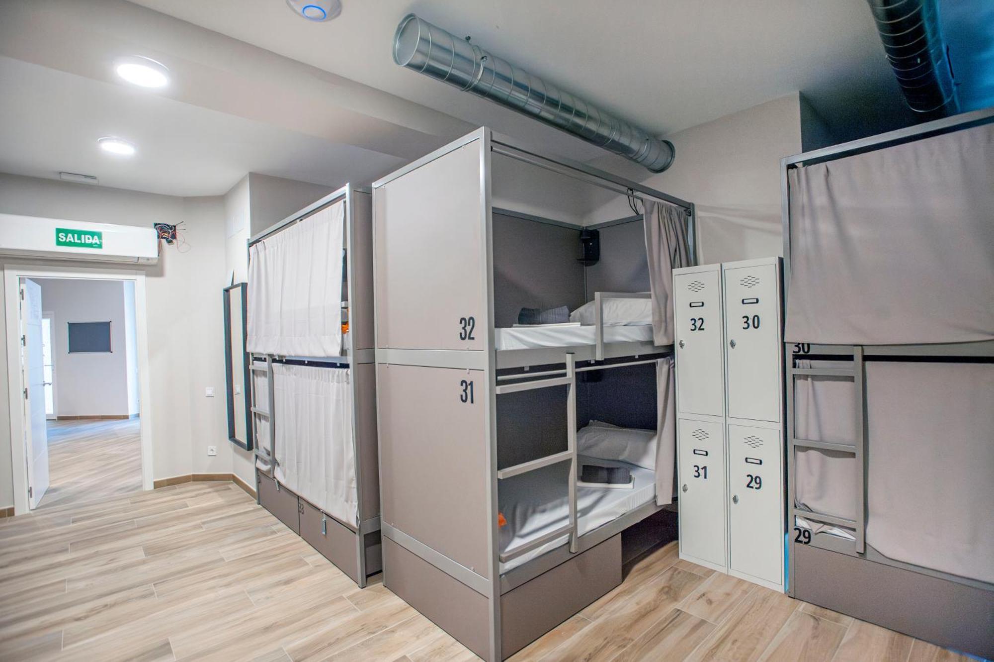 Hostel Dos Estaciones - Free Towels, Coffee & Tea, Remote Check-In アリカンテ エクステリア 写真