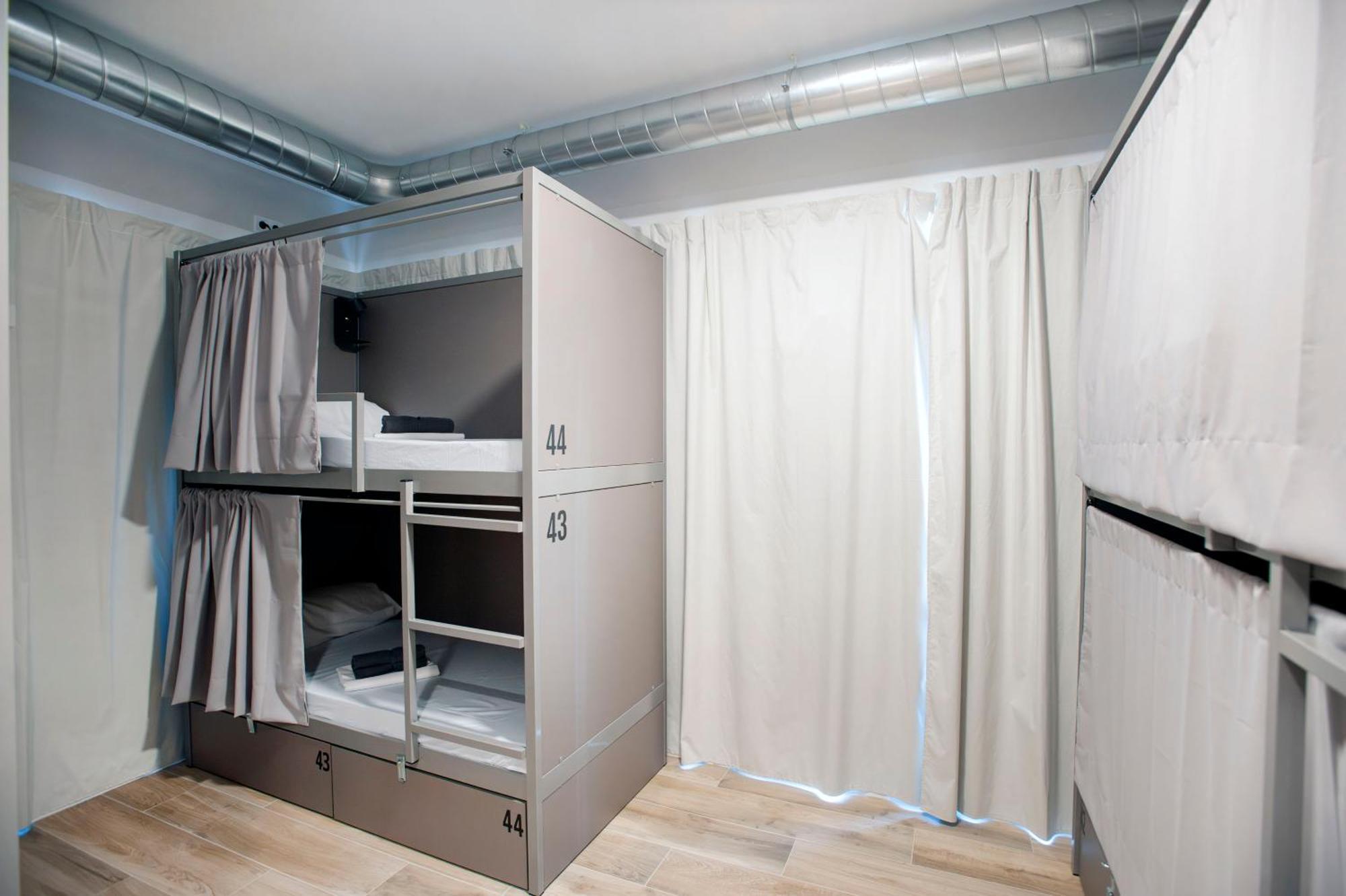 Hostel Dos Estaciones - Free Towels, Coffee & Tea, Remote Check-In アリカンテ エクステリア 写真