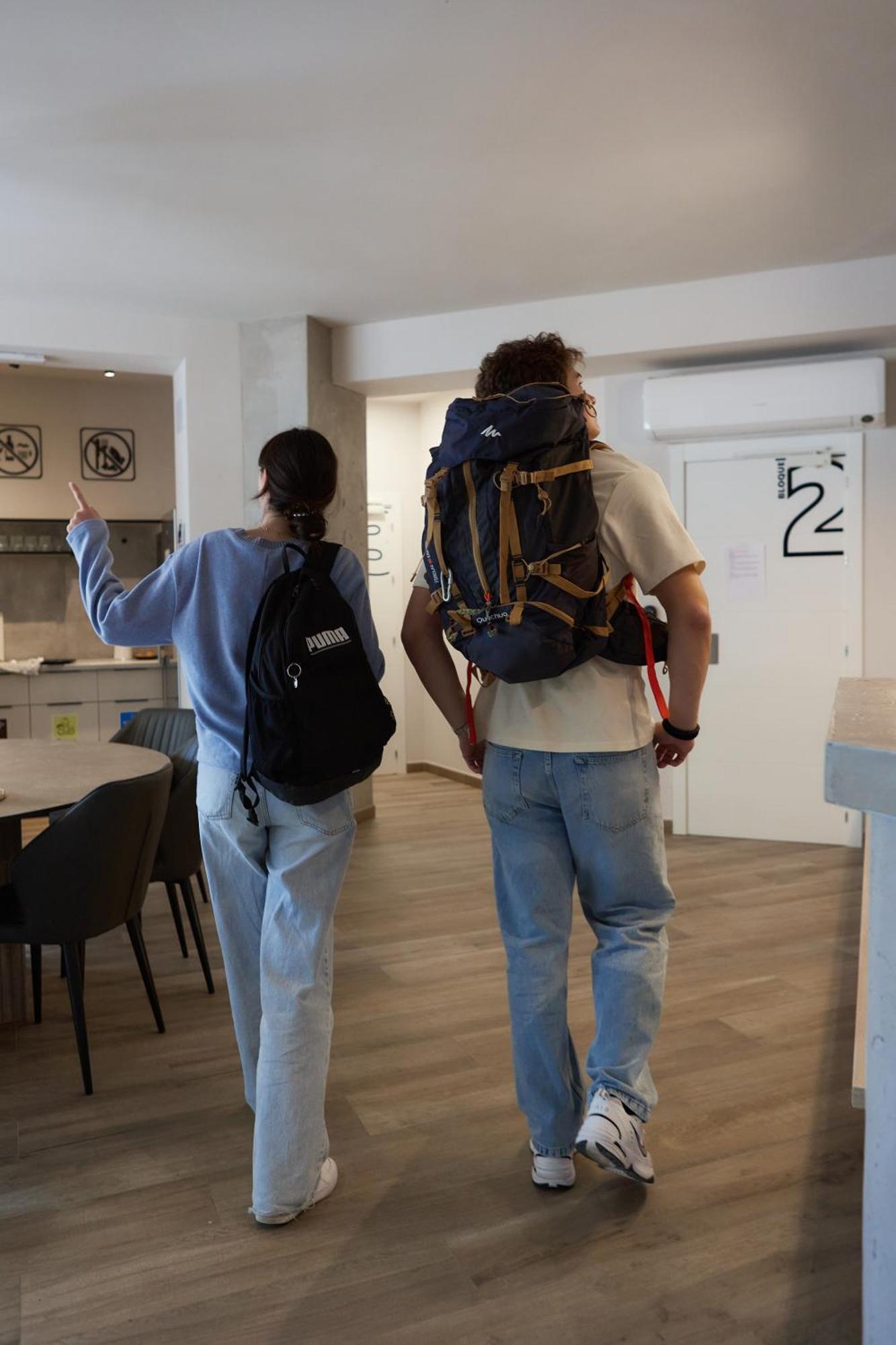 Hostel Dos Estaciones - Free Towels, Coffee & Tea, Remote Check-In アリカンテ エクステリア 写真