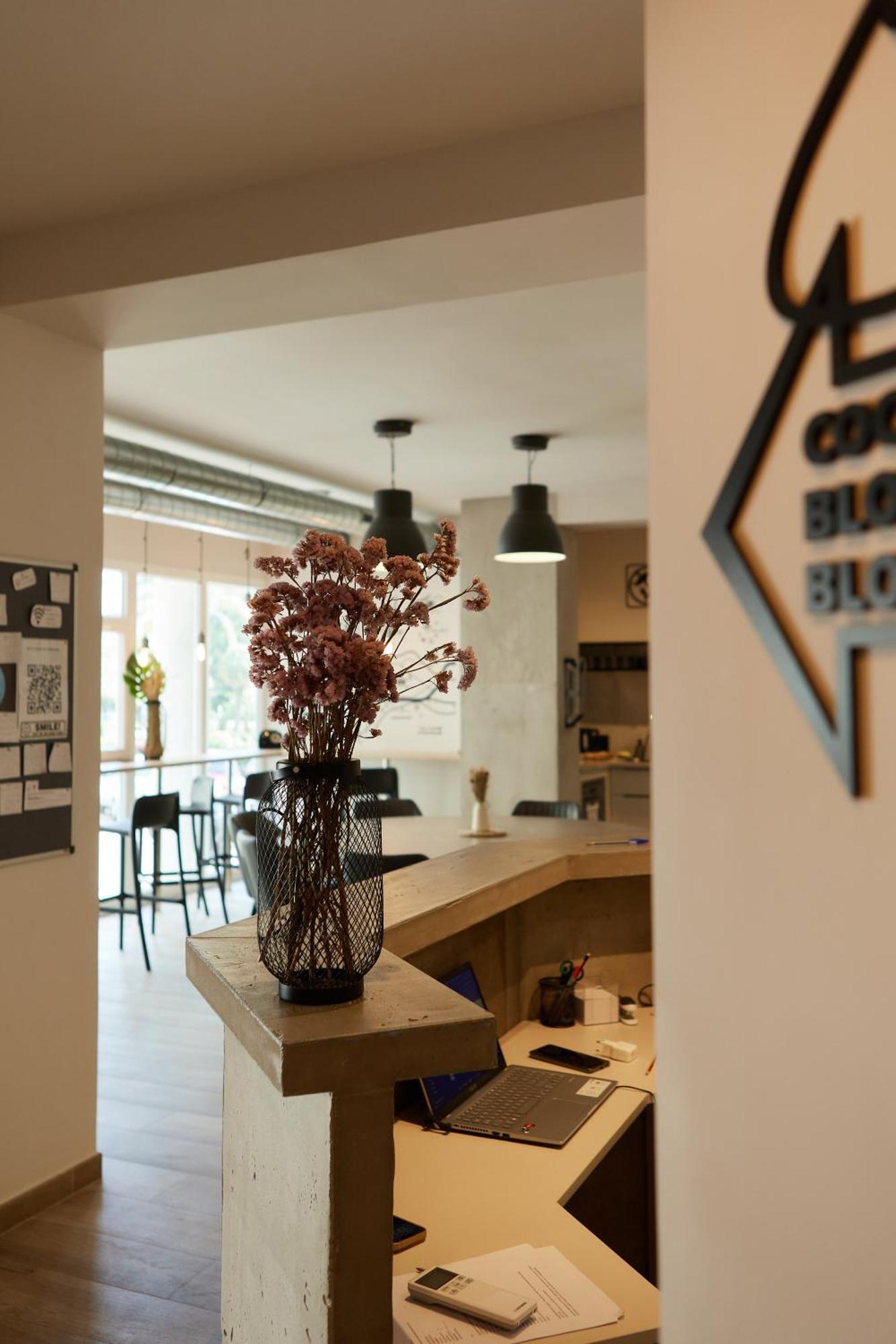 Hostel Dos Estaciones - Free Towels, Coffee & Tea, Remote Check-In アリカンテ エクステリア 写真