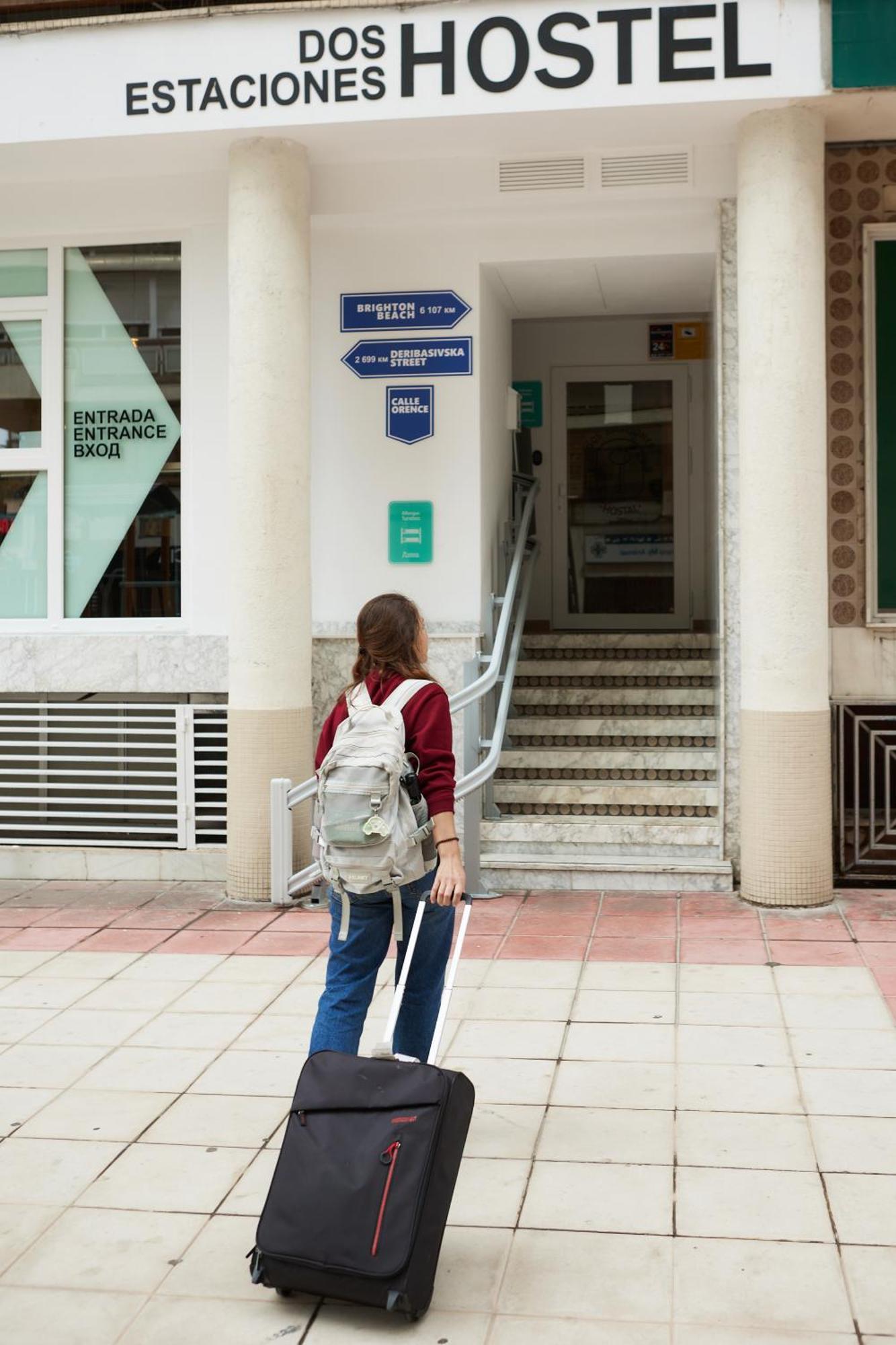 Hostel Dos Estaciones - Free Towels, Coffee & Tea, Remote Check-In アリカンテ エクステリア 写真