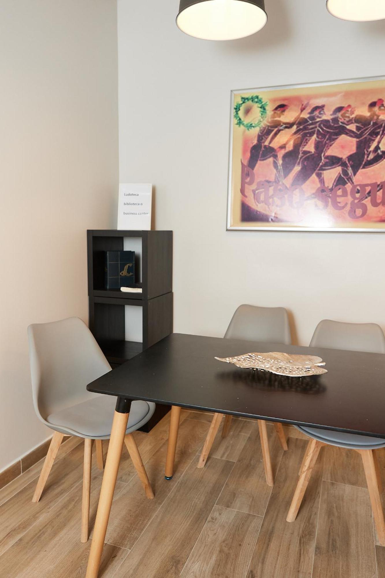 Hostel Dos Estaciones - Free Towels, Coffee & Tea, Remote Check-In アリカンテ エクステリア 写真