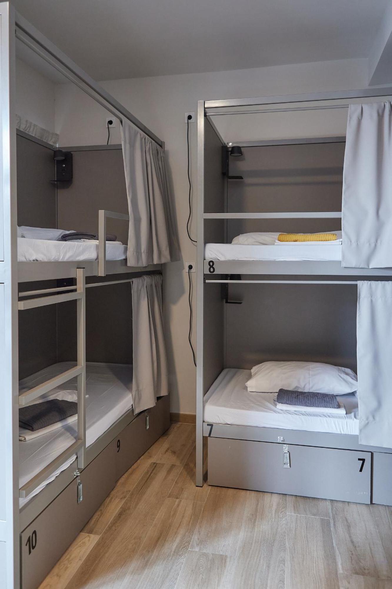 Hostel Dos Estaciones - Free Towels, Coffee & Tea, Remote Check-In アリカンテ エクステリア 写真
