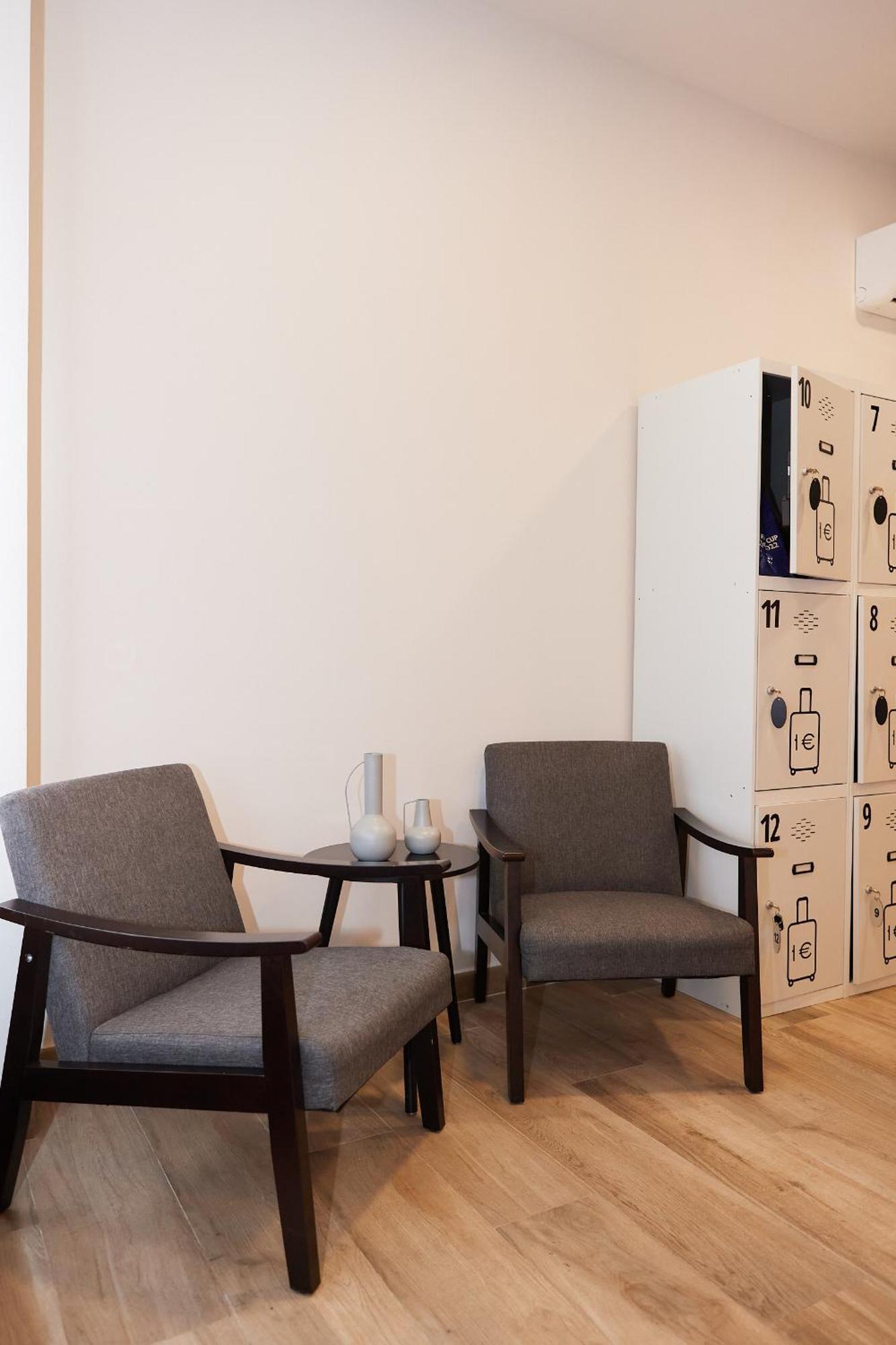 Hostel Dos Estaciones - Free Towels, Coffee & Tea, Remote Check-In アリカンテ エクステリア 写真