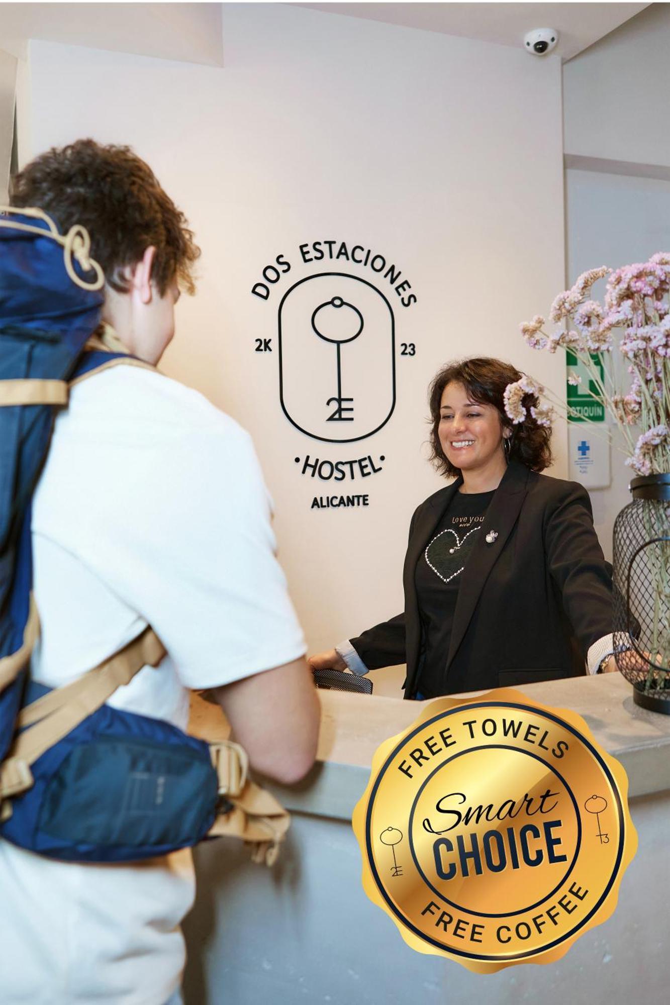Hostel Dos Estaciones - Free Towels, Coffee & Tea, Remote Check-In アリカンテ エクステリア 写真